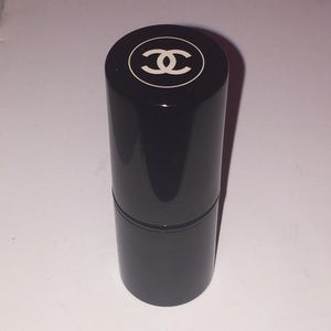 Small Chanel make up brush